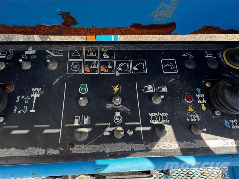 Genie S-85 XC Bomlift 4x4 - selges som delemaskin / rep. Ножничные подъемники