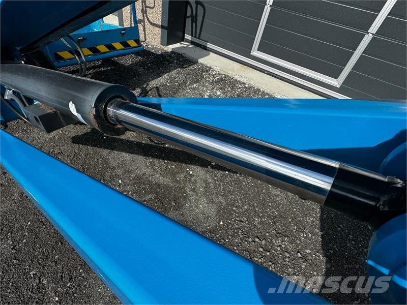 Genie S-85 XC Bomlift 4x4 - selges som delemaskin / rep. Ножничные подъемники