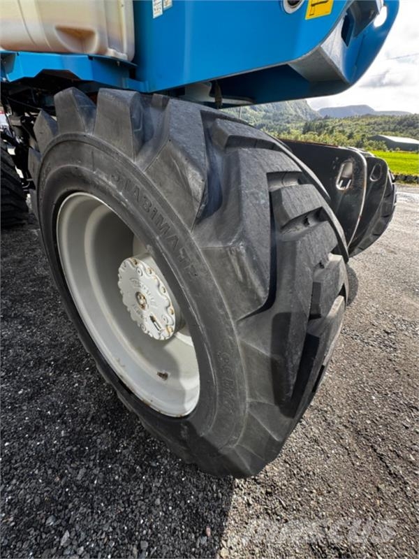 Genie S-85 XC Bomlift 4x4 - selges som delemaskin / rep. Ножничные подъемники