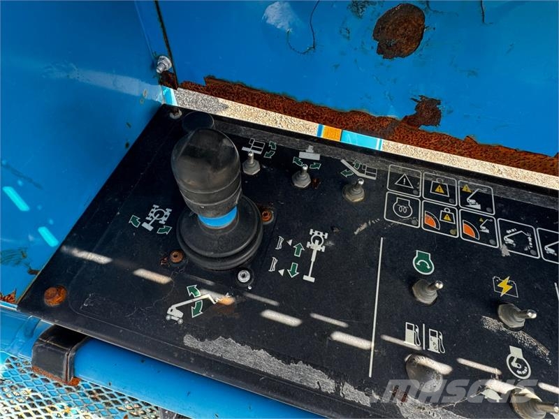 Genie S-85 XC Bomlift 4x4 - selges som delemaskin / rep. Ножничные подъемники
