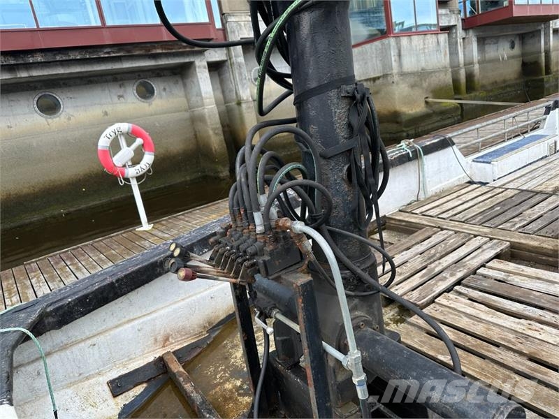 Harding motorisert lekter «Felix» | Kran | Ca. 10 Barche da lavoro, chiatte e pontoni