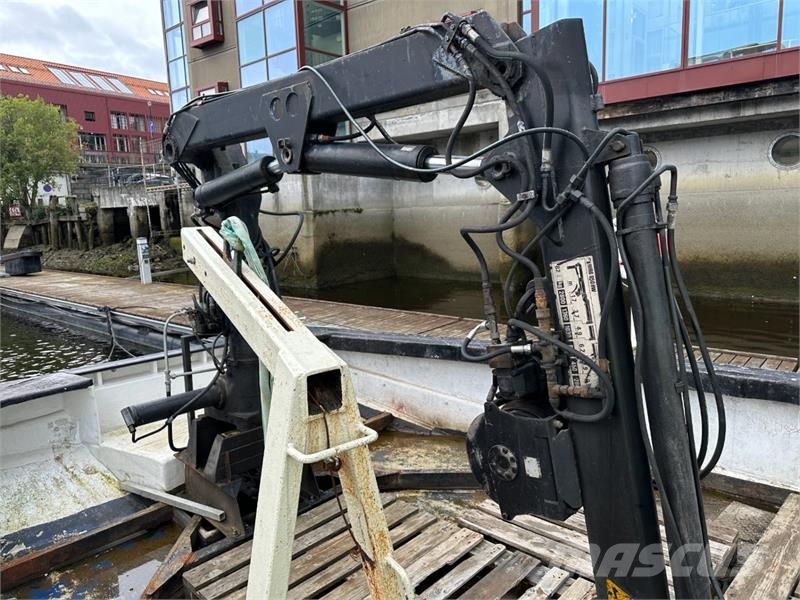 Harding motorisert lekter «Felix» | Kran | Ca. 10 Barche da lavoro, chiatte e pontoni