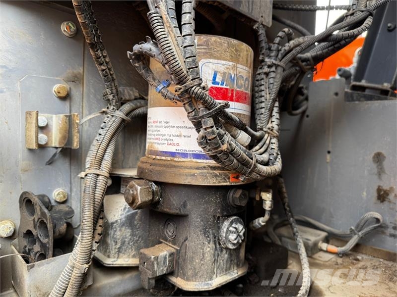 Hitachi Zaxis 300LC Crawler excavators