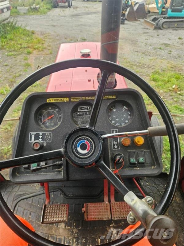 International 585 XL 2WD Tratores Agrícolas usados