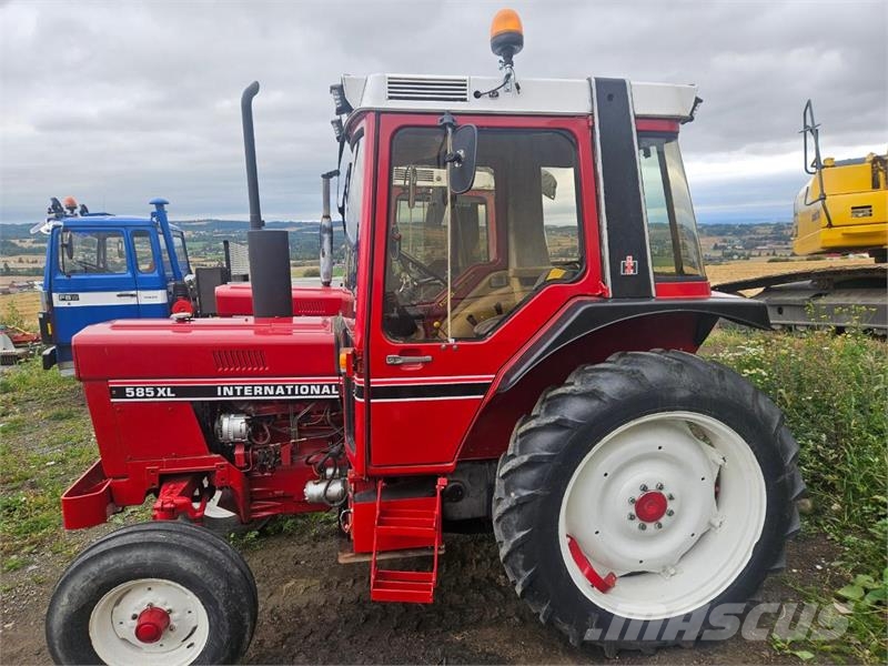 International 585 XL 2WD Tratores Agrícolas usados