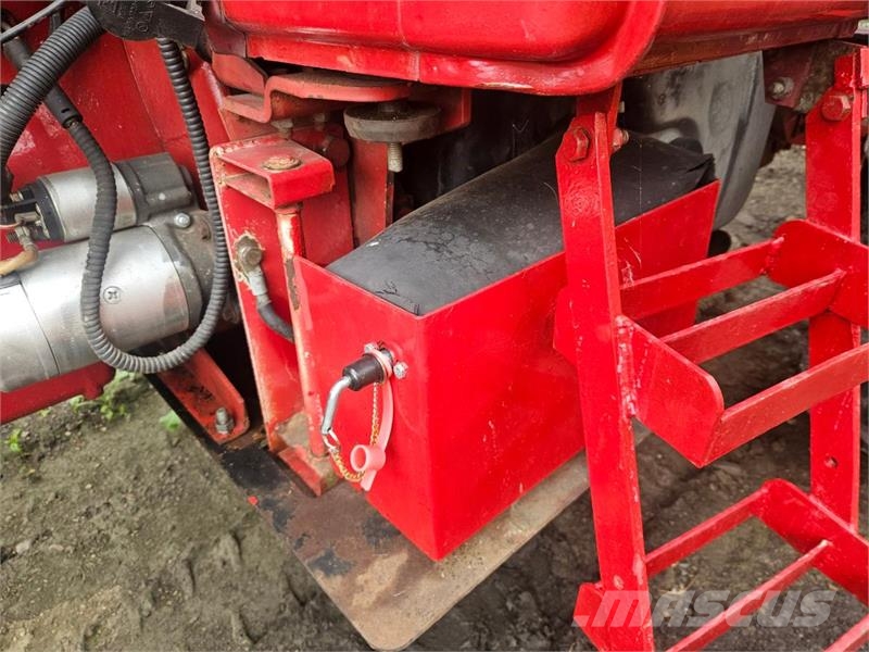 International 585 XL 2WD Tratores Agrícolas usados