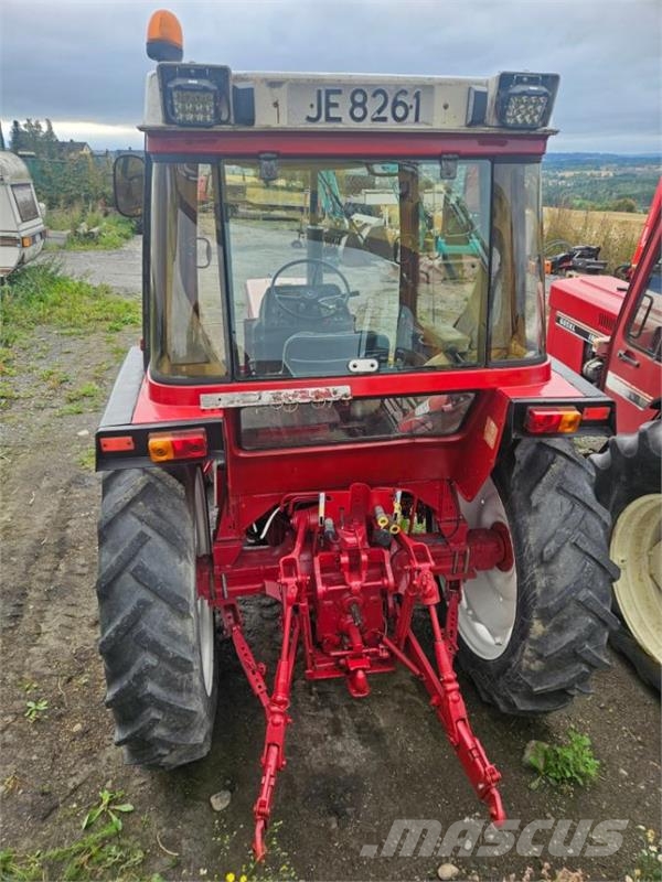 International 585 XL 2WD Tratores Agrícolas usados