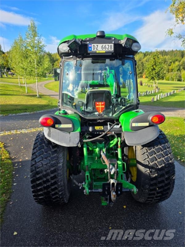 John Deere 4066R Traktorer