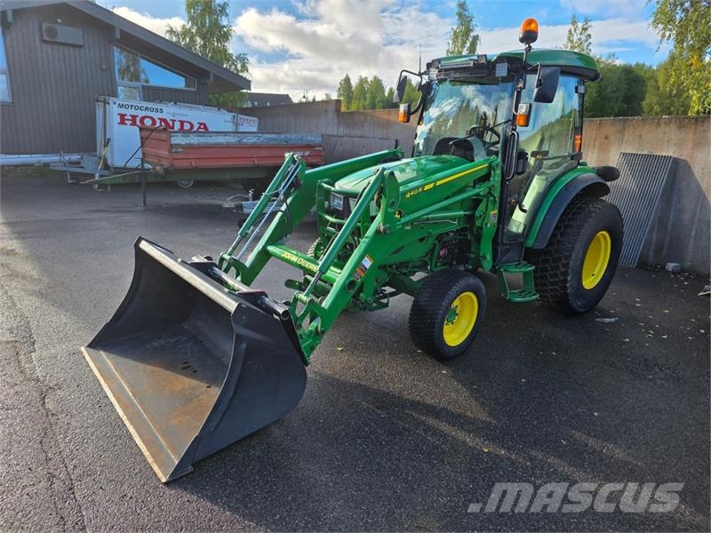 John Deere 4066R Traktorer
