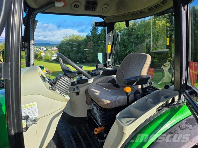 John Deere 4066R Traktorer