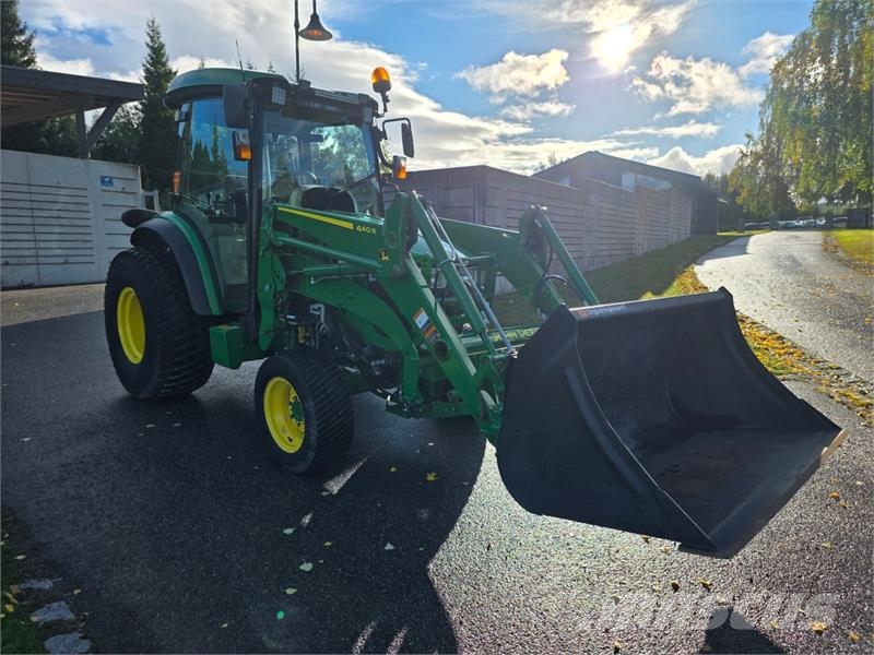 John Deere 4066R Traktorer