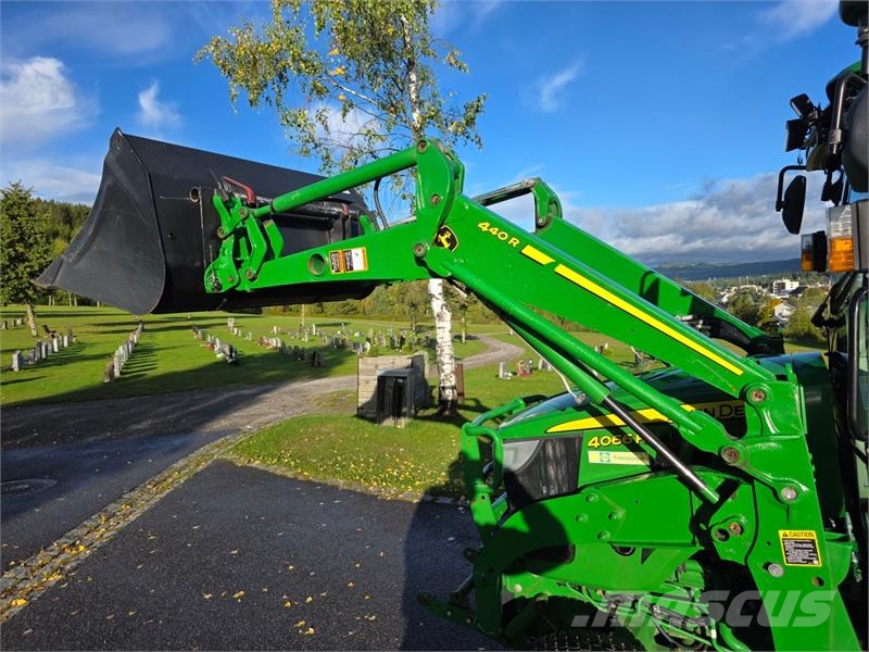 John Deere 4066R Traktorer