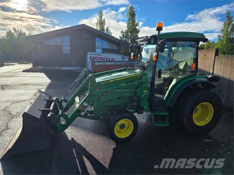John Deere 4066R Traktorer