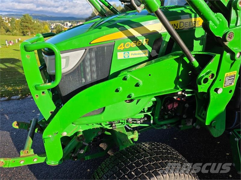 John Deere 4066R Traktorer