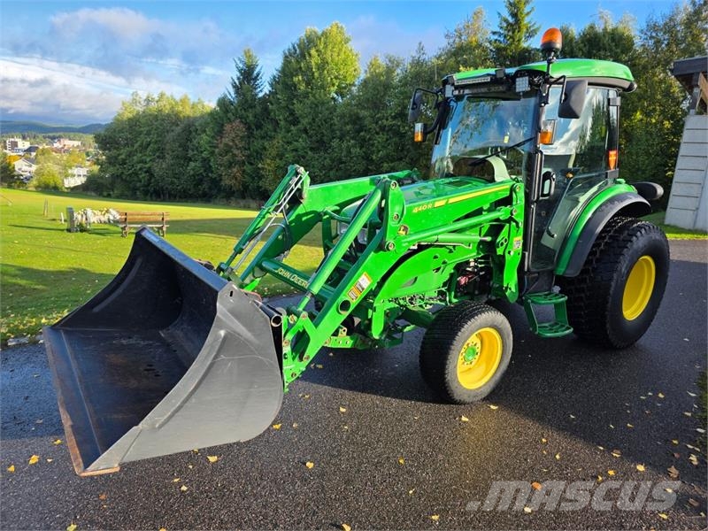 John Deere 4066R Traktorer