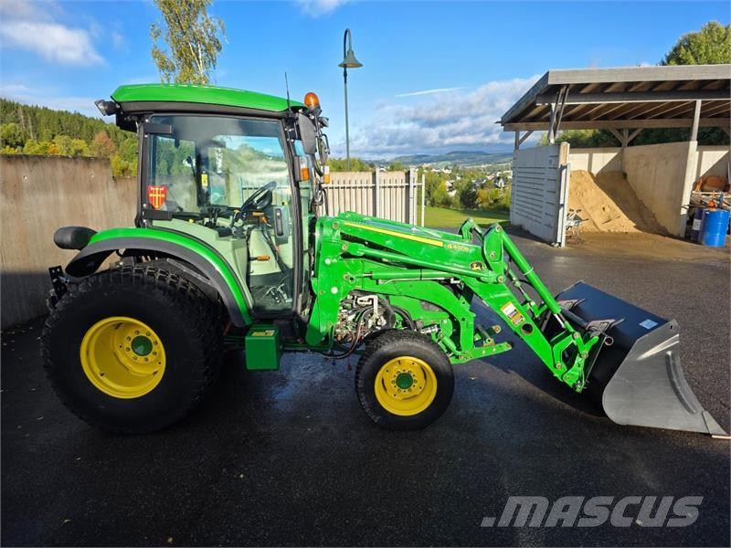 John Deere 4066R Traktorer