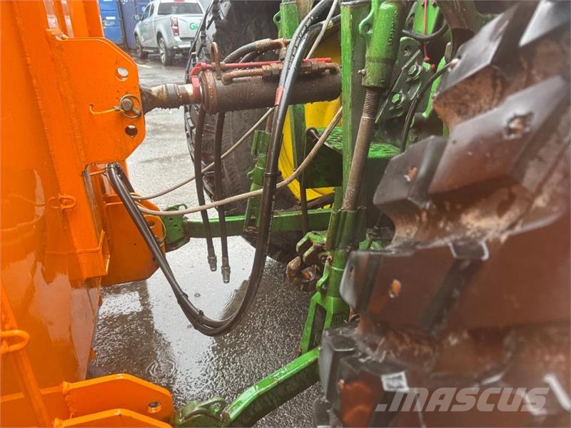John Deere 5125R Трактори