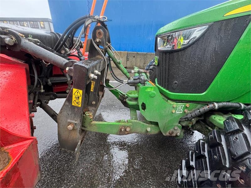 John Deere 5125R Traktoren