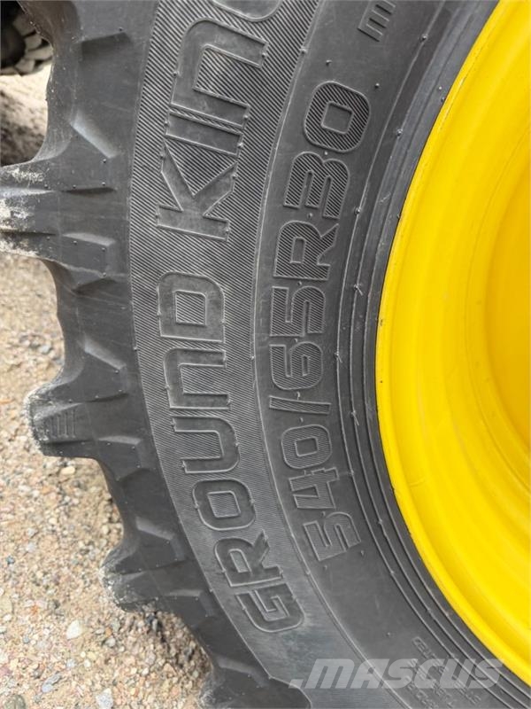 John Deere 6155 R Tractors