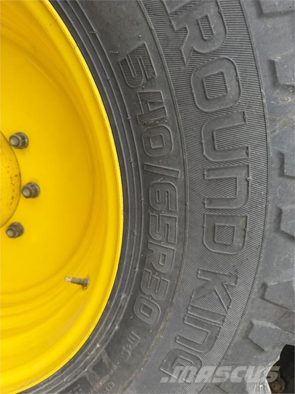 John Deere 6155 R Tractors
