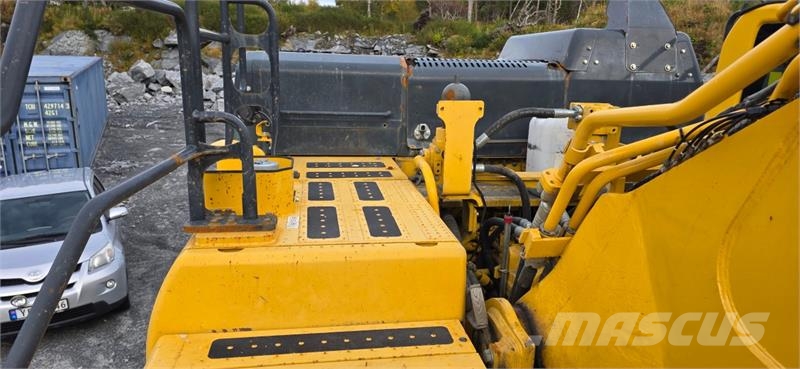 Komatsu PC490LC-11 Beltegraver