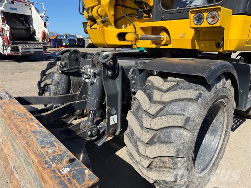 Komatsu PW98 MR Hjulgraver med knekkbom, skjær, støttelabb Crawler excavators