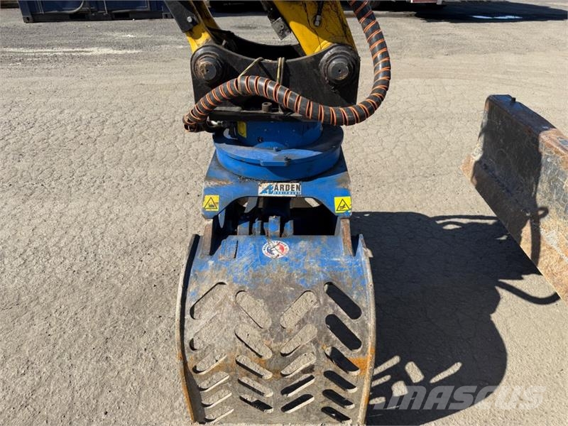 Komatsu PW98 MR Hjulgraver med knekkbom, skjær, støttelabb Crawler excavators