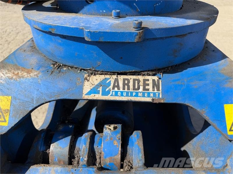 Komatsu PW98 MR Hjulgraver med knekkbom, skjær, støttelabb Crawler excavators
