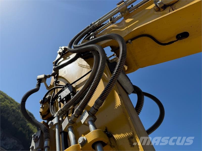 Komatsu PW98 MR Hjulgraver med knekkbom, skjær, støttelabb Crawler excavators
