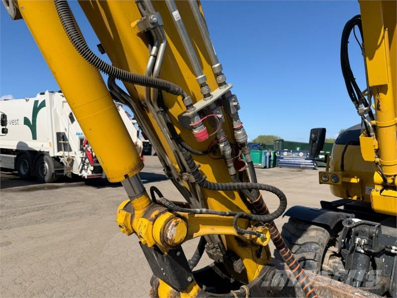 Komatsu PW98 MR Hjulgraver med knekkbom, skjær, støttelabb Crawler excavators