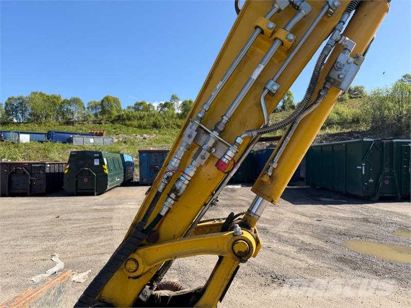 Komatsu PW98 MR Hjulgraver med knekkbom, skjær, støttelabb Crawler excavators