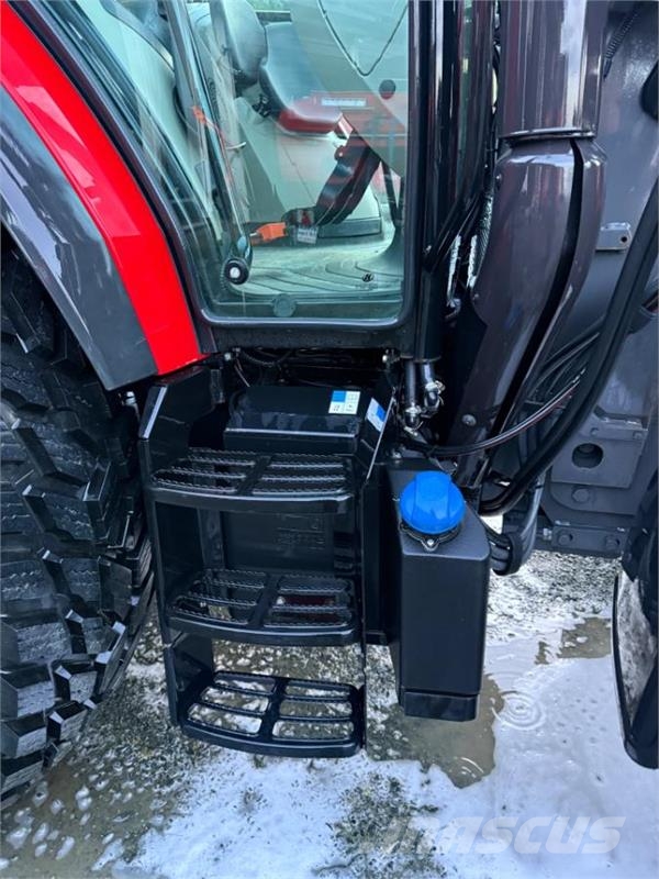 Massey Ferguson 5711 Traktorji