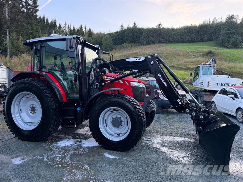 Massey Ferguson 5711 Traktorji
