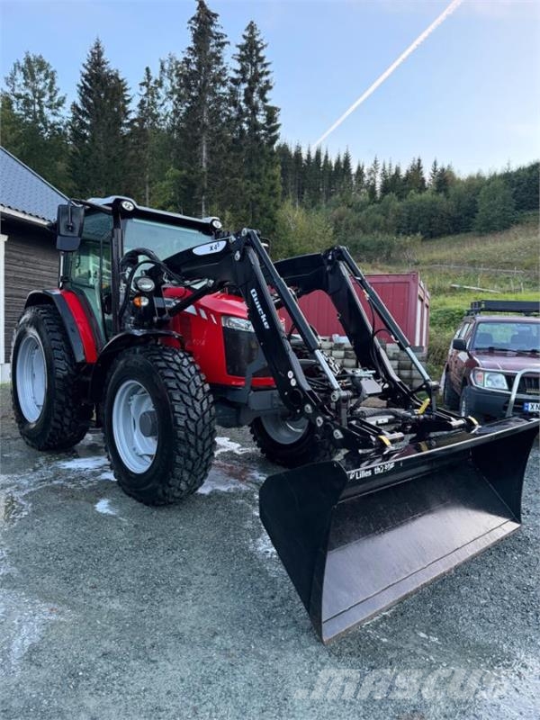 Massey Ferguson 5711 Traktorji