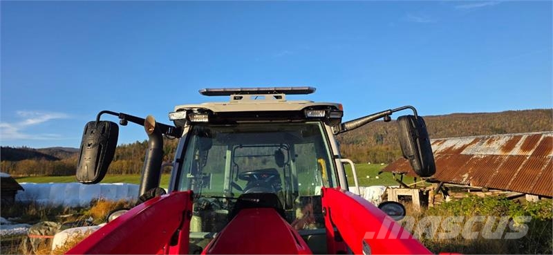 Massey Ferguson 5S.145 Traktorer