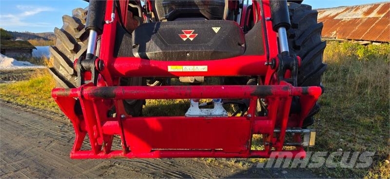 Massey Ferguson 5S.145 Traktorer
