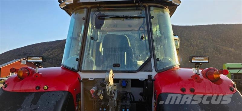 Massey Ferguson 5S.145 Traktorer