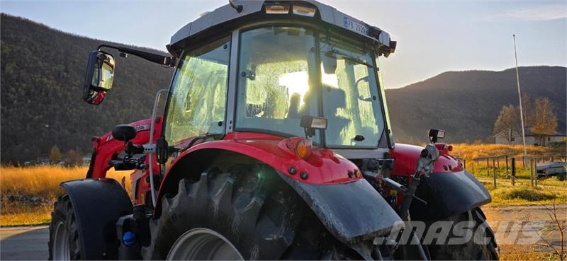 Massey Ferguson 5S.145 Traktorer