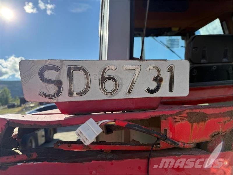 Massey Ferguson 690 Traktori