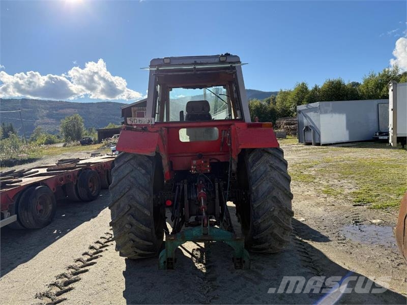 Massey Ferguson 690 Traktori