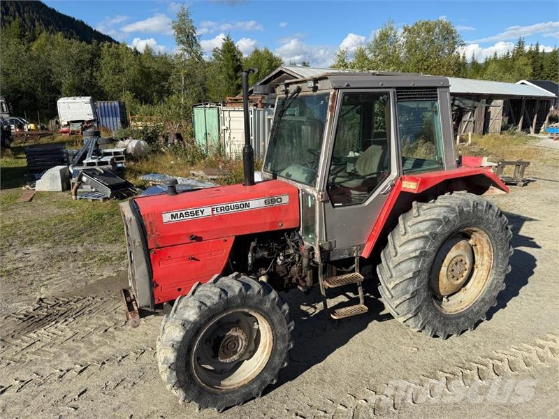 Massey Ferguson 690 Traktori
