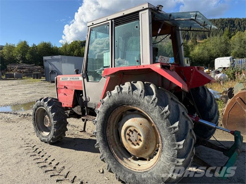 Massey Ferguson 690 Traktori