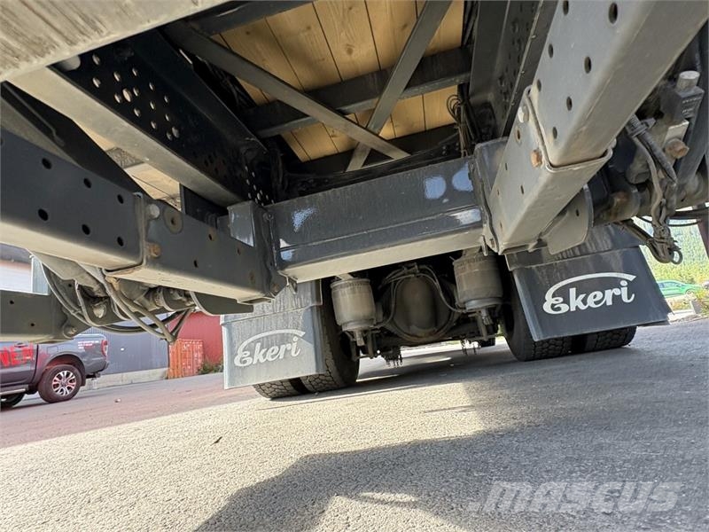 Mercedes-Benz Actros 1833 skapbil/distribusjonsbil, 18 paller -  Camiones con caja de remolque