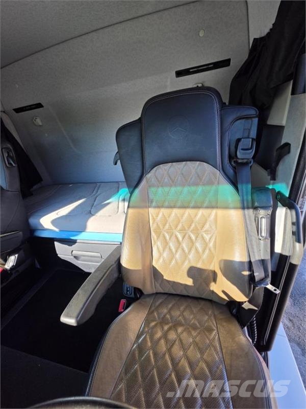 Mercedes-Benz Arocs 2643 kranbil med Palfinger PK 23002-SH E kra Kraanaga veokid