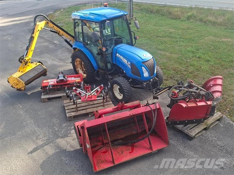 New Holland Boomer 50 med div redskap Traktorji