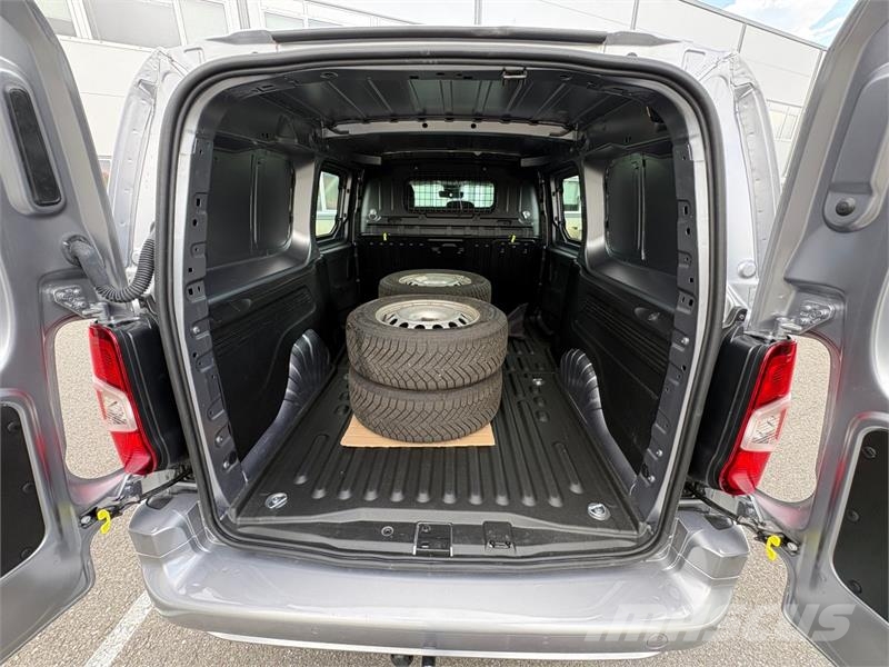 Opel Combo سيارات