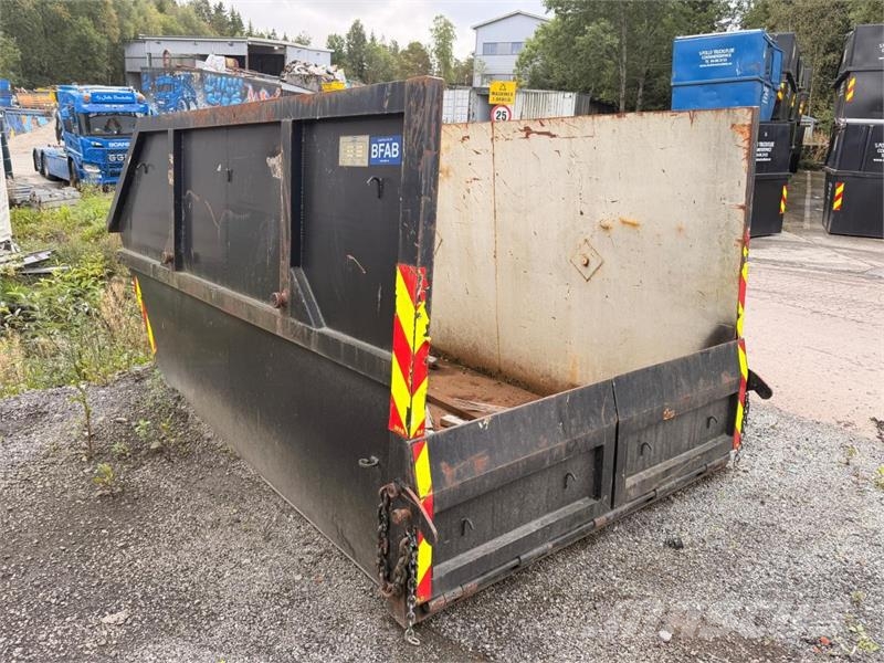 Parti med 18 stk. avfallscontainere 5–10 m³ – åpne مكونات أخرى