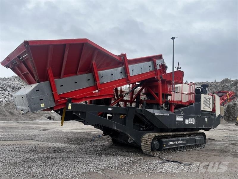 Sandvik UH440i mobil konknuser Trituradoras