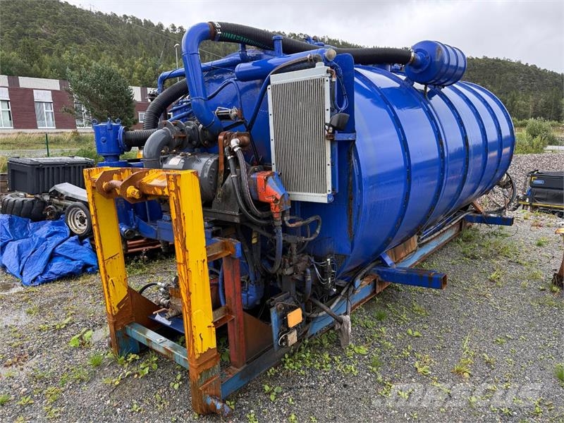 Slamsuger-/høytrykksspyleraggregat m/vakuumpumpe – Other trucks