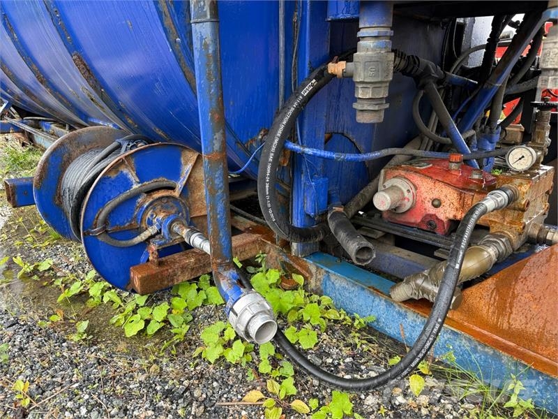 Slamsuger-/høytrykksspyleraggregat m/vakuumpumpe – Other trucks